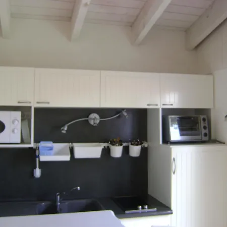 La Petite Maison Sur L'ile De Re * לה פלוט