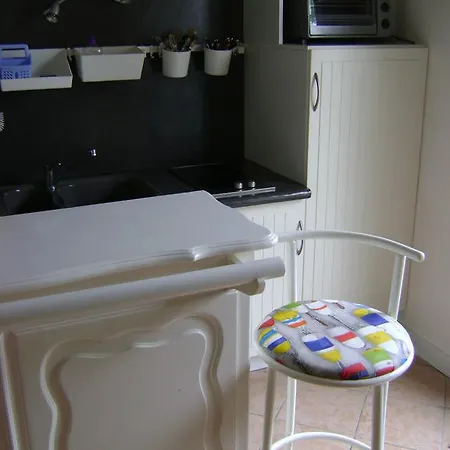 La Petite Maison Sur L'ile De Re לה פלוט